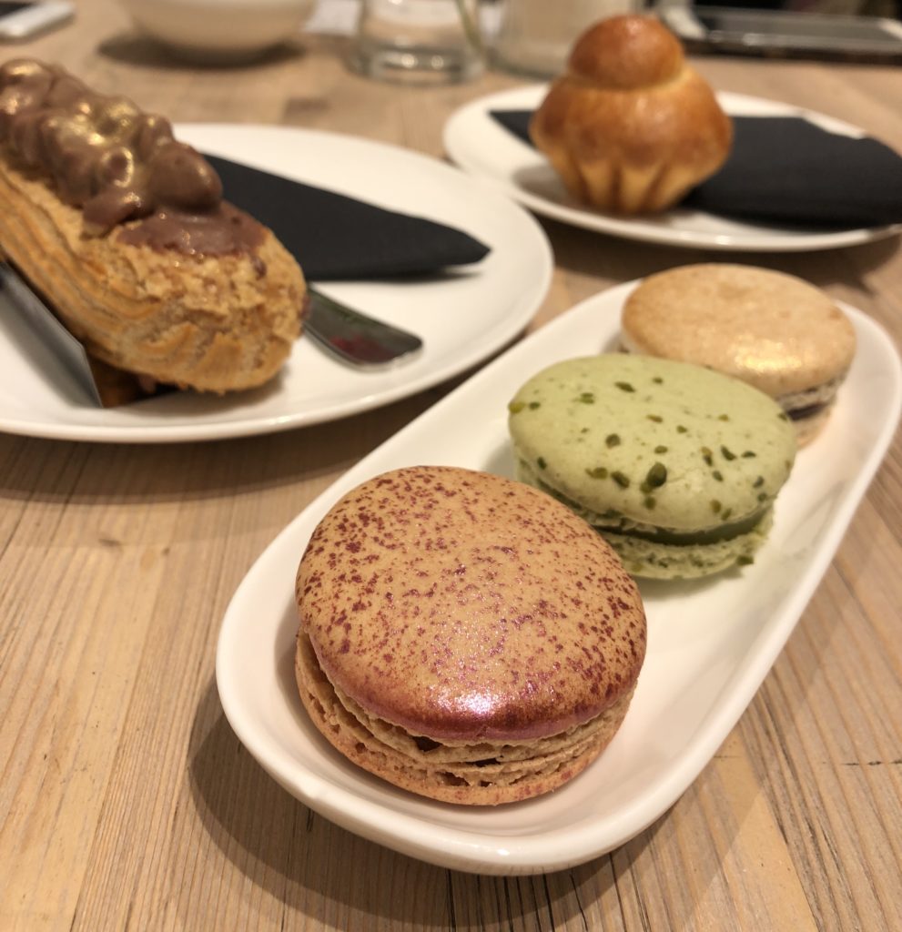 berlin pastry place choux desserts Du Bonheur macarons